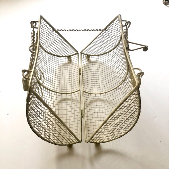 NWOT Vintage Style Painted Wire Bag - Picture 3 of 9